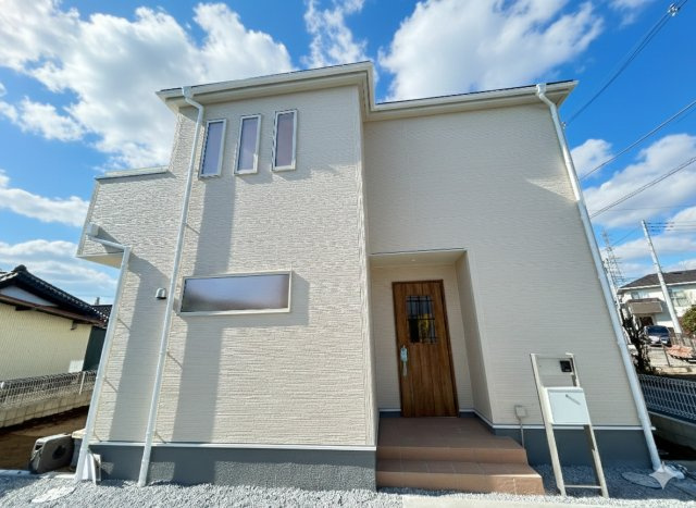 【LiveleGarden】宇都宮市細谷 第7 全3棟の前面道路含む現地写真|〇2号棟【3LDK+WIC+カースペース3台】
18.7帖の広々リビング♪大容量パントリー♪２階全居室6帖以上のゆとりプランです。
※2026年1月撮影