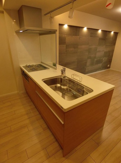 【キッチン】 | ライオンズマンション十条台 | ご家族みんなで調理ができる位のスペースを実現したキッチン空間となっております。