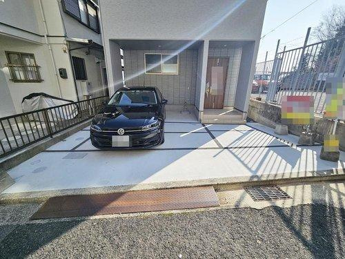 新庄町の前面道路含む現地写真|カースペー2台駐車可能☆
広々とした駐車スペースは来客時も安心です♪