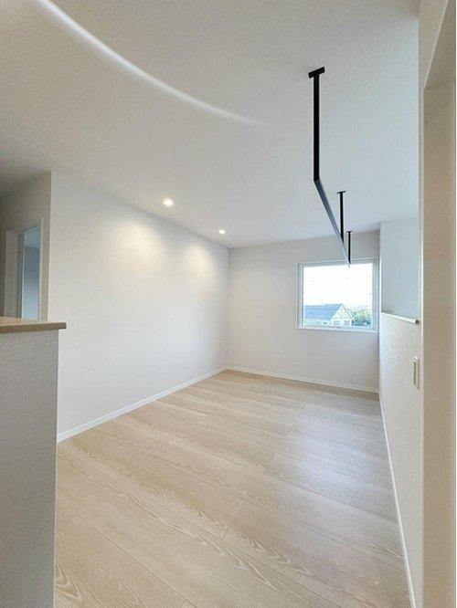 佐伯区屋代3丁目のバルコニー|2階ホール☆
洗濯物を干すこともできますし、セカンドリビングとしても活用できるゆとりあるスペースです♪