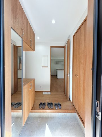 佐伯区千同1丁目 No.Aの玄関|玄関ホール☆
