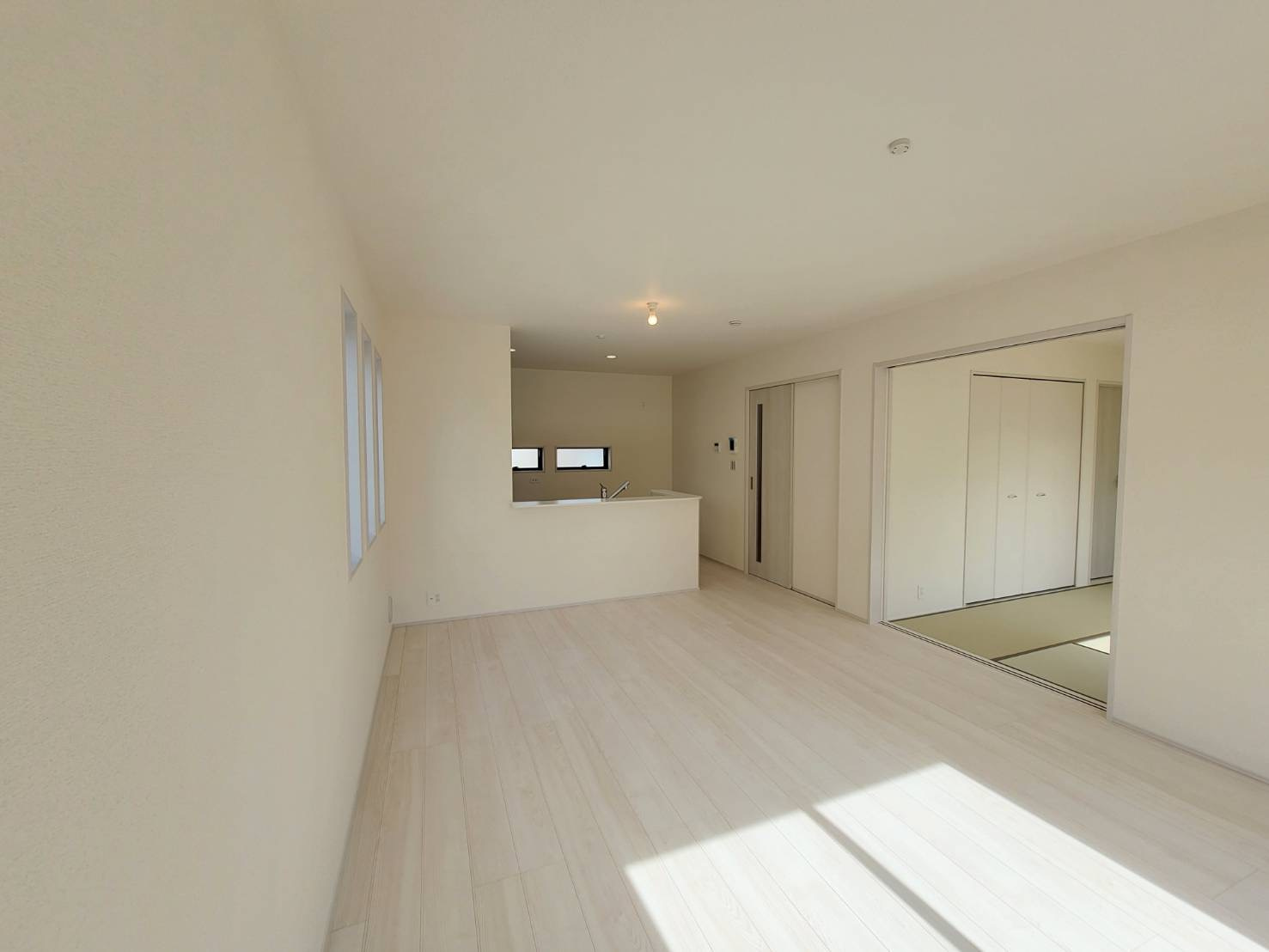 【LiveleGarden】宇都宮市細谷 第7 全3棟の外観|〇3号棟只今建築中〇
角地の開放的な立地♪駐車スペースもしっかり確保できます！ 車3台は駐車可能です♪
周辺環境を含め、今からチェックがおすすめです。お気軽にお問合せください！
※2026年1月撮影
