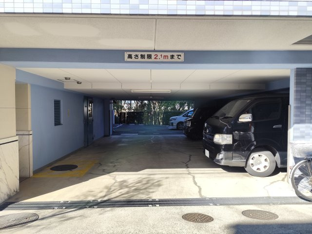 セザール第六赤塚公園の駐車場