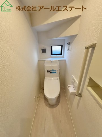 加古川市平岡町高畑　　新築戸建のトイレ