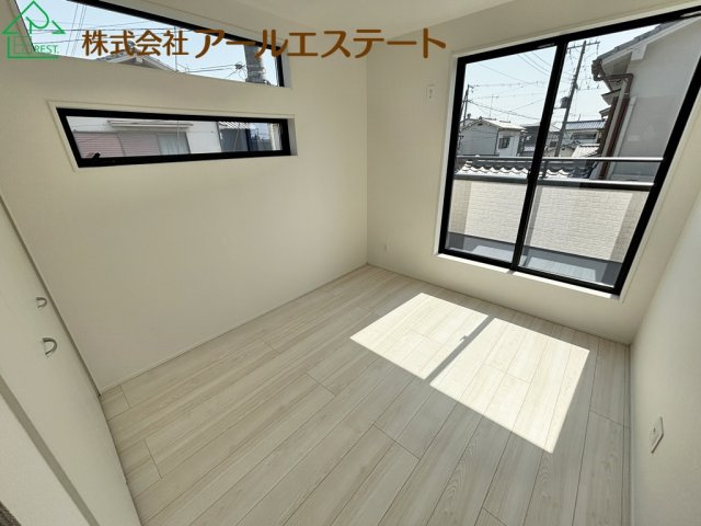 加古川市平岡町高畑　　新築戸建の洋室