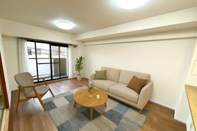 【居間・リビング】 | リベール千里新芦屋 | ※家具はAIで配置しております