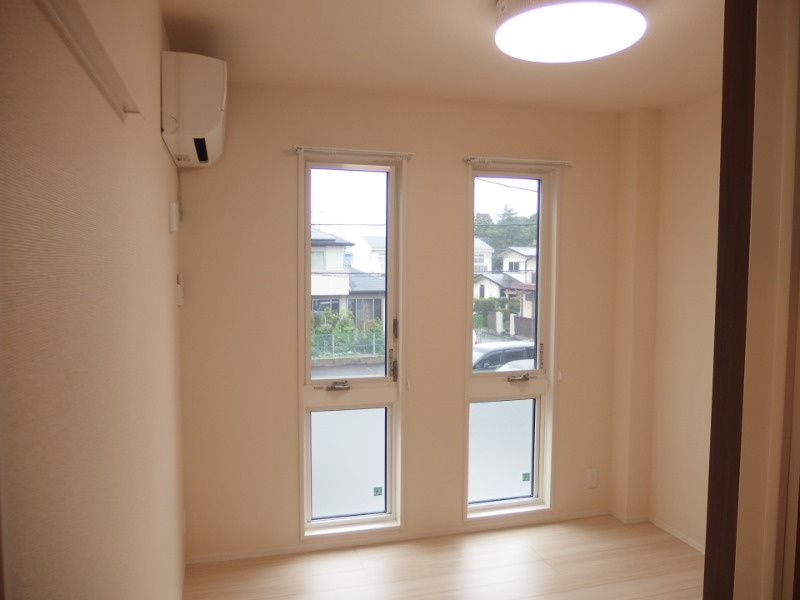 Ｌｉｖｉｎｇ西岡崎の洋室