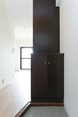 ダイナコート姪浜　3階の玄関|別号室のものです。現状優先です。