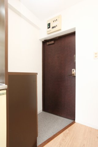 ダイナコート姪浜　3階の玄関|別号室のものです。現状優先です。