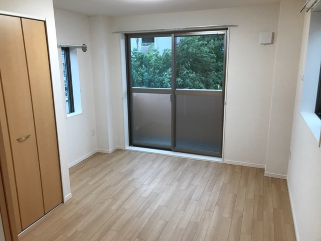 府中市是政３丁目のアパートの居間・リビング