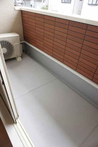 アンジュールＢのバルコニー|陽当たり良好なバルコニーです