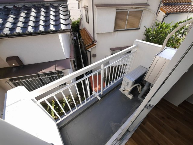 オレンジマンションのバルコニー|同タイプの別のお部屋のお写真です
