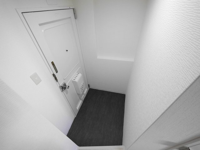 オレンジマンションの玄関|同タイプの別のお部屋のお写真です