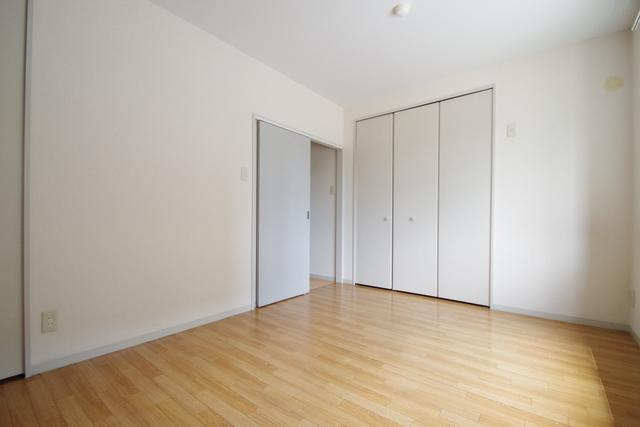 町田市大蔵町の賃貸マンションの寝室