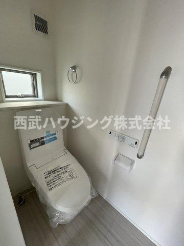 【仲介手数料無料】所沢市中富南４期全８棟５号棟　所沢市の新築なら西武ハウジングのトイレ