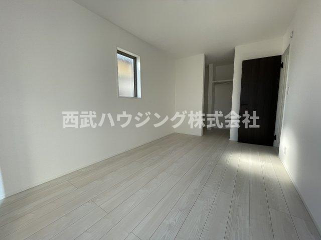 【仲介手数料無料】所沢市中富南４期全８棟５号棟　所沢市の新築なら西武ハウジングの洋室
