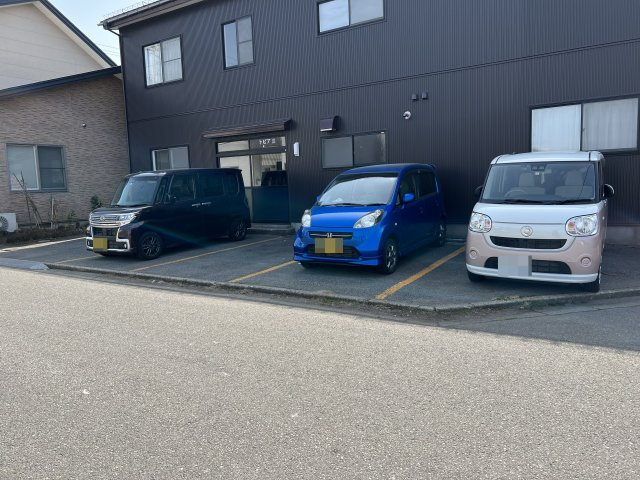 トピアⅢの駐車場