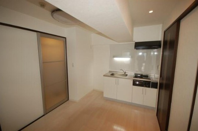 【居間・リビング】 | リッチヴィラ伊藤 | 5帖のきれいなDK。