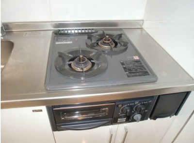 【キッチン】 | リッチヴィラ伊藤 | 2口コンロのシステムキッチン。