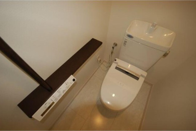 【トイレ】 | リッチヴィラ伊藤 | 温水洗浄便座。