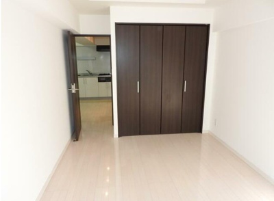 【寝室】 | リッチヴィラ伊藤 | 6帖の洋室。