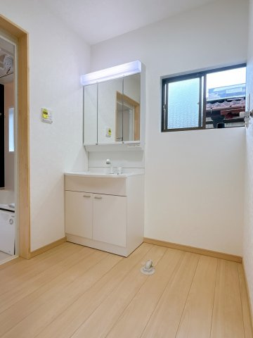 宇城市小川町河江　戸建ての独立洗面台