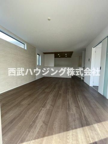 【仲介手数料無料】所沢市中富南４期全８棟６号棟　所沢市の新築なら西武ハウジングの居間・リビング