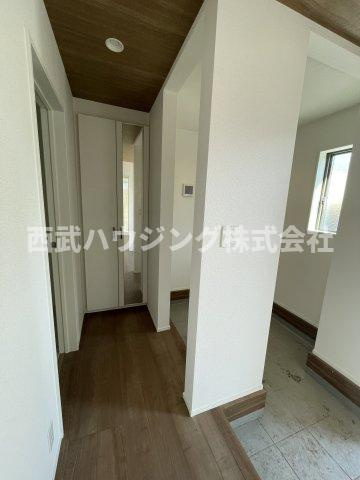 【仲介手数料無料】所沢市中富南４期全８棟６号棟　所沢市の新築なら西武ハウジングの玄関