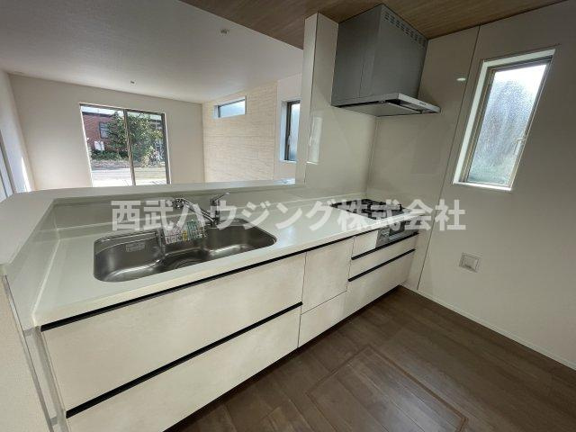 【仲介手数料無料】所沢市中富南４期全８棟６号棟　所沢市の新築なら西武ハウジングのキッチン