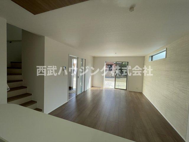 【仲介手数料無料】所沢市中富南４期全８棟６号棟　所沢市の新築なら西武ハウジングの居間・リビング
