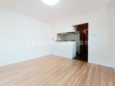 【居間・リビング】 | ウイングコート東小田原B | イメージ写真です。