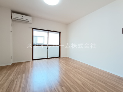 【居間・リビング】 | ウイングコート東小田原B | イメージ写真です。