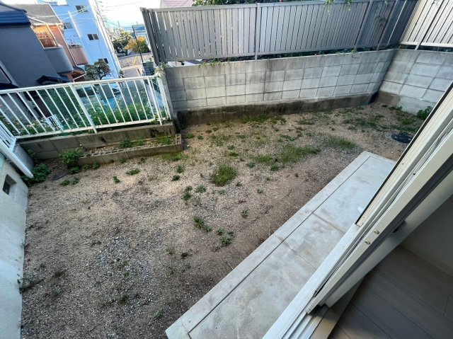 ハイツ赤坂B棟の庭