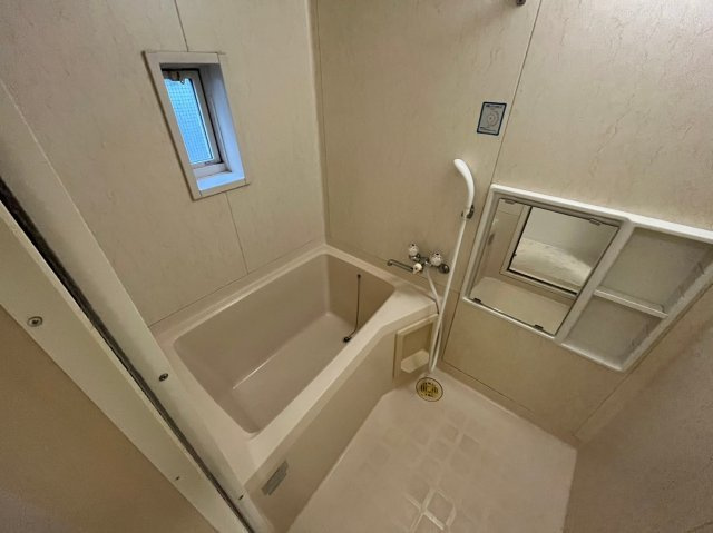 ハイツ赤坂B棟の浴室