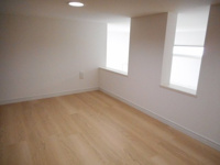 コンパクトで使いやすい洋室です