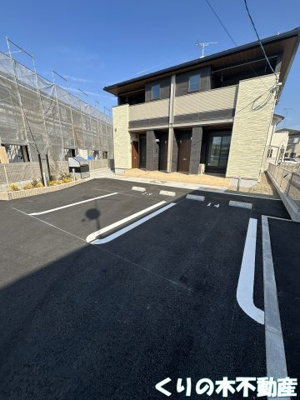 【駐車場】 | ファレノプシスⅡ | 車をお持ちの方に嬉しい駐車場付きの物件です