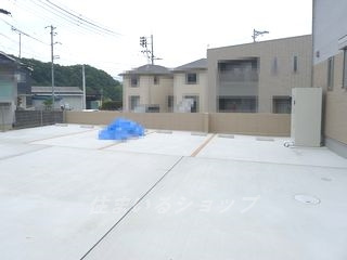 テラスクレールの駐車場