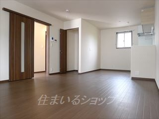 テラスクレールの居間・リビング|ゆったり１４帖のＬＤＫ