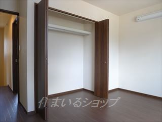 テラスクレールの寝室|クローゼット・室内物干しあり