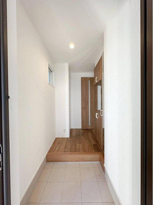 祇園7丁目 No.2の玄関|玄関ホールは開放的でとても明るいです♪