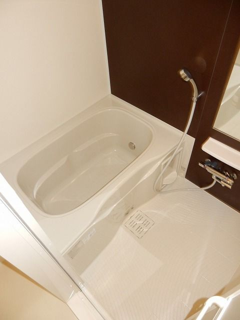 ウィロウ　コート　Ｃの浴室