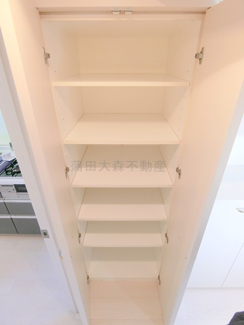 コスモリード西馬込の収納|廊下　収納スペース
