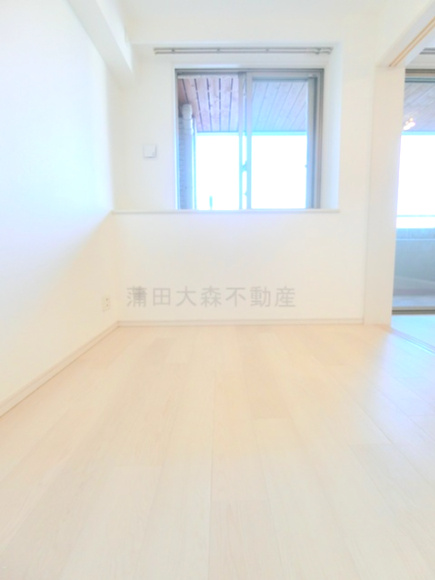 コスモリード西馬込の内装|洋室4.6帖　収納スペース付き