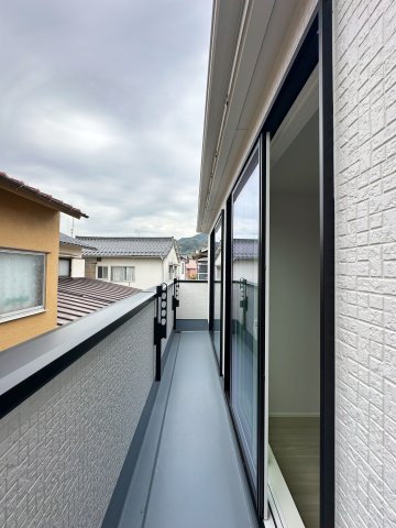 安佐南区古市4丁目のバルコニー|ルーフワイドバルコニー☆
広々としたスペースはたくさん洗濯物を干すことができます♪