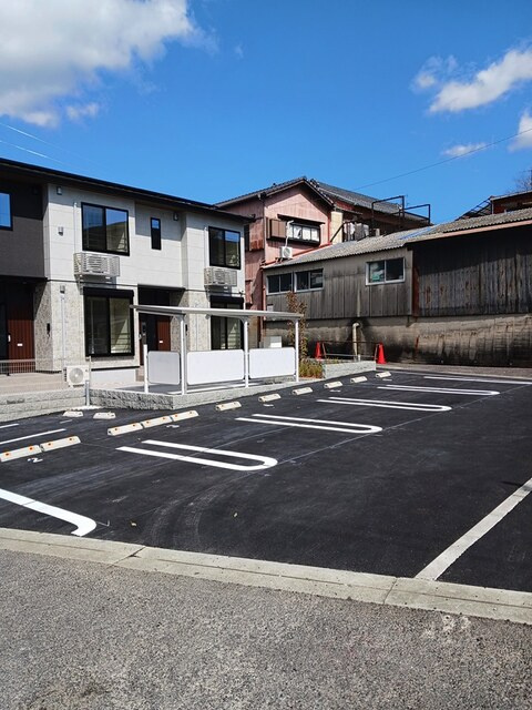 リベルタの駐車場