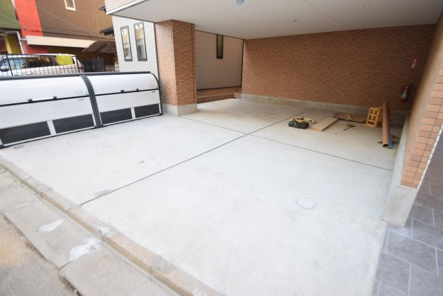 Pear Residence Minatoの駐車場|駐車場に車を止められます