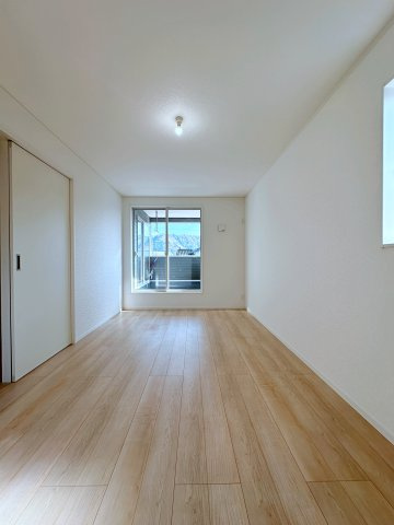 吉田町吉田字上迫の洋室|1階7.5帖洋室☆