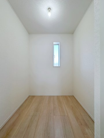 吉田町吉田字上迫の収納|1階7.5帖洋室のウォークインクローゼット☆