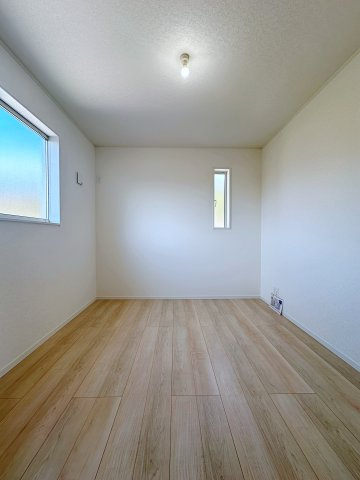 吉田町吉田字上迫の洋室|2階5.2帖の洋室☆