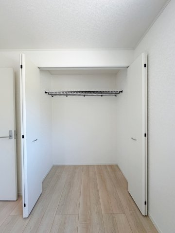 吉田町吉田字上迫の収納|2階5.2帖洋室のクローゼット☆